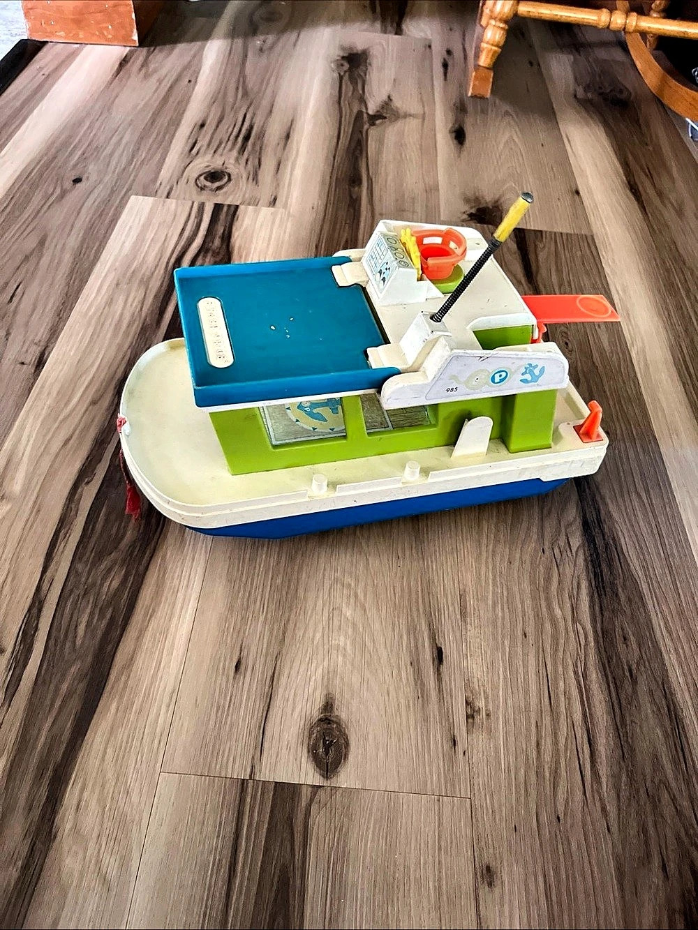 Fisher-Price Play Family Happy Houseboat Blue & Green